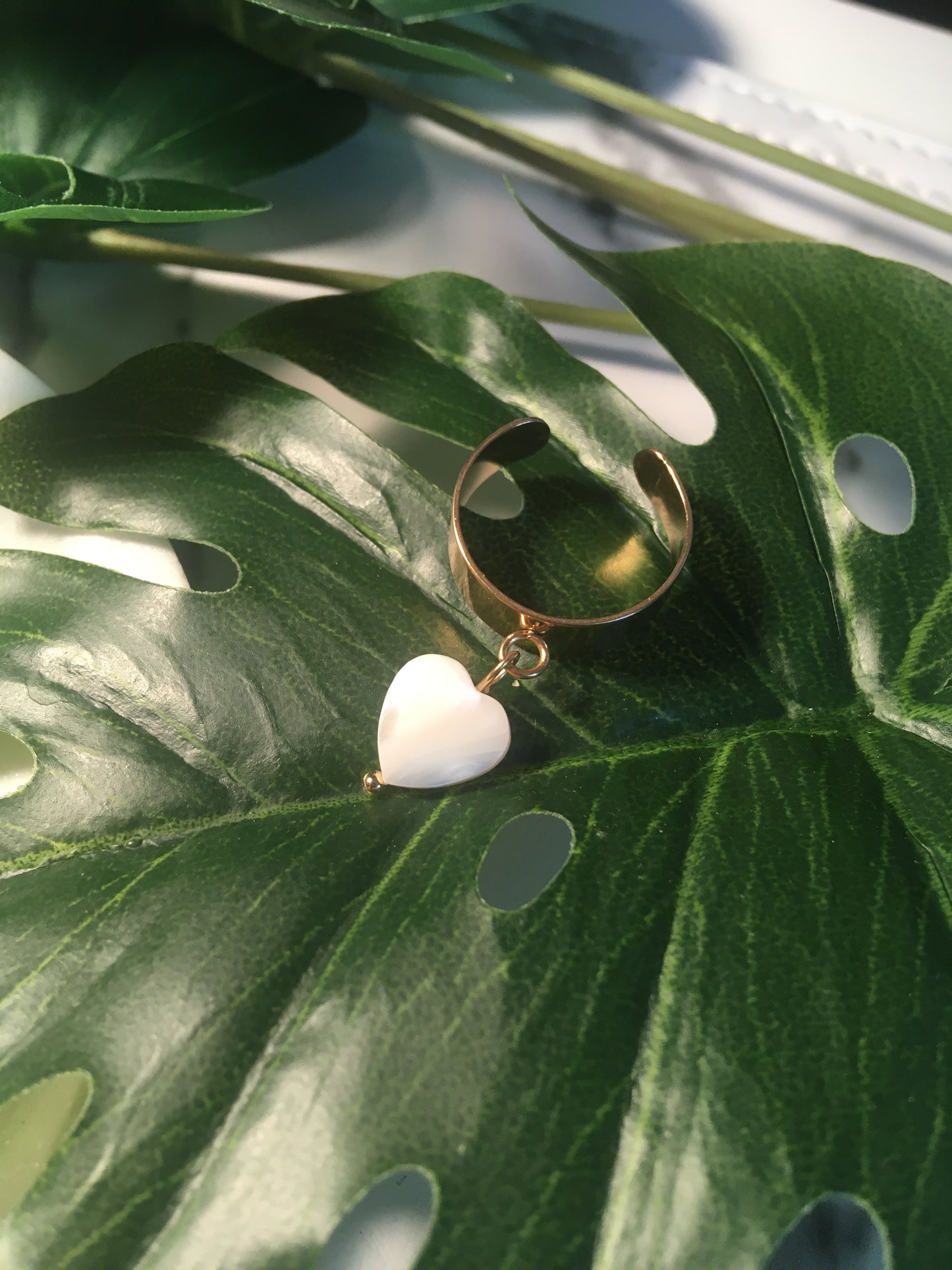 Coeur nacré | Bague breloque en acier inoxydable (dorée)