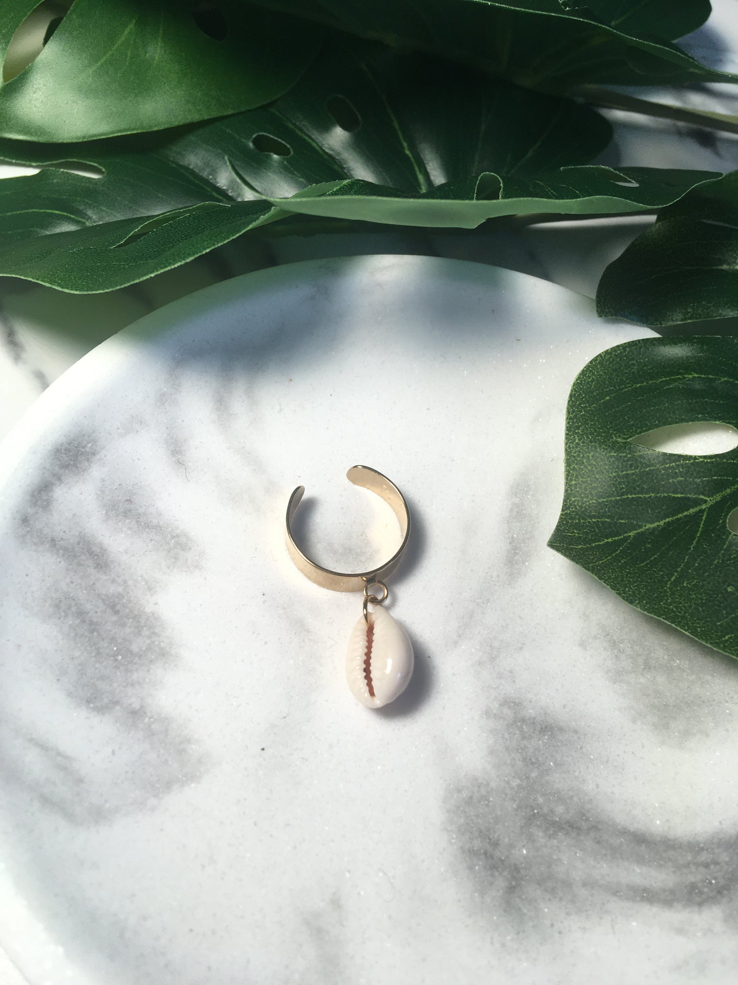 Coquillage | Bague breloque en acier inoxydable (dorée)