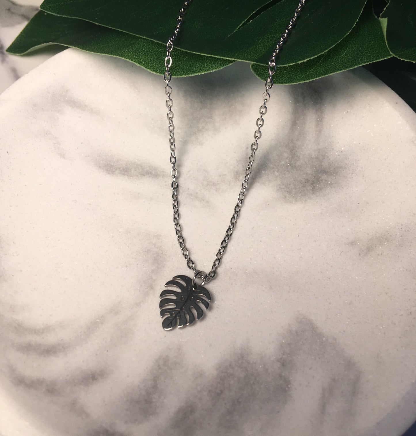Monstera | Collier en acier inoxydable