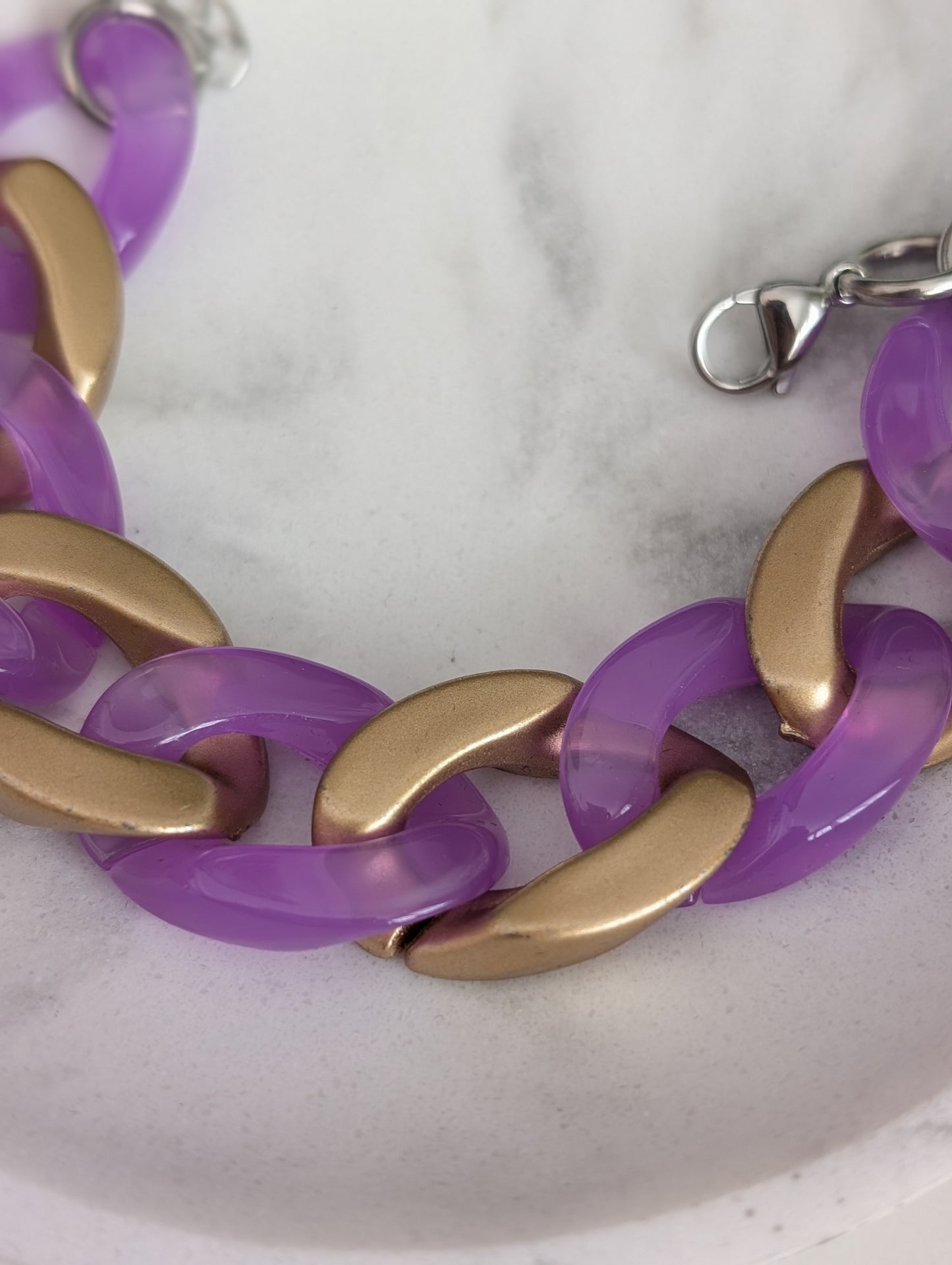 Mauve translucide et doré