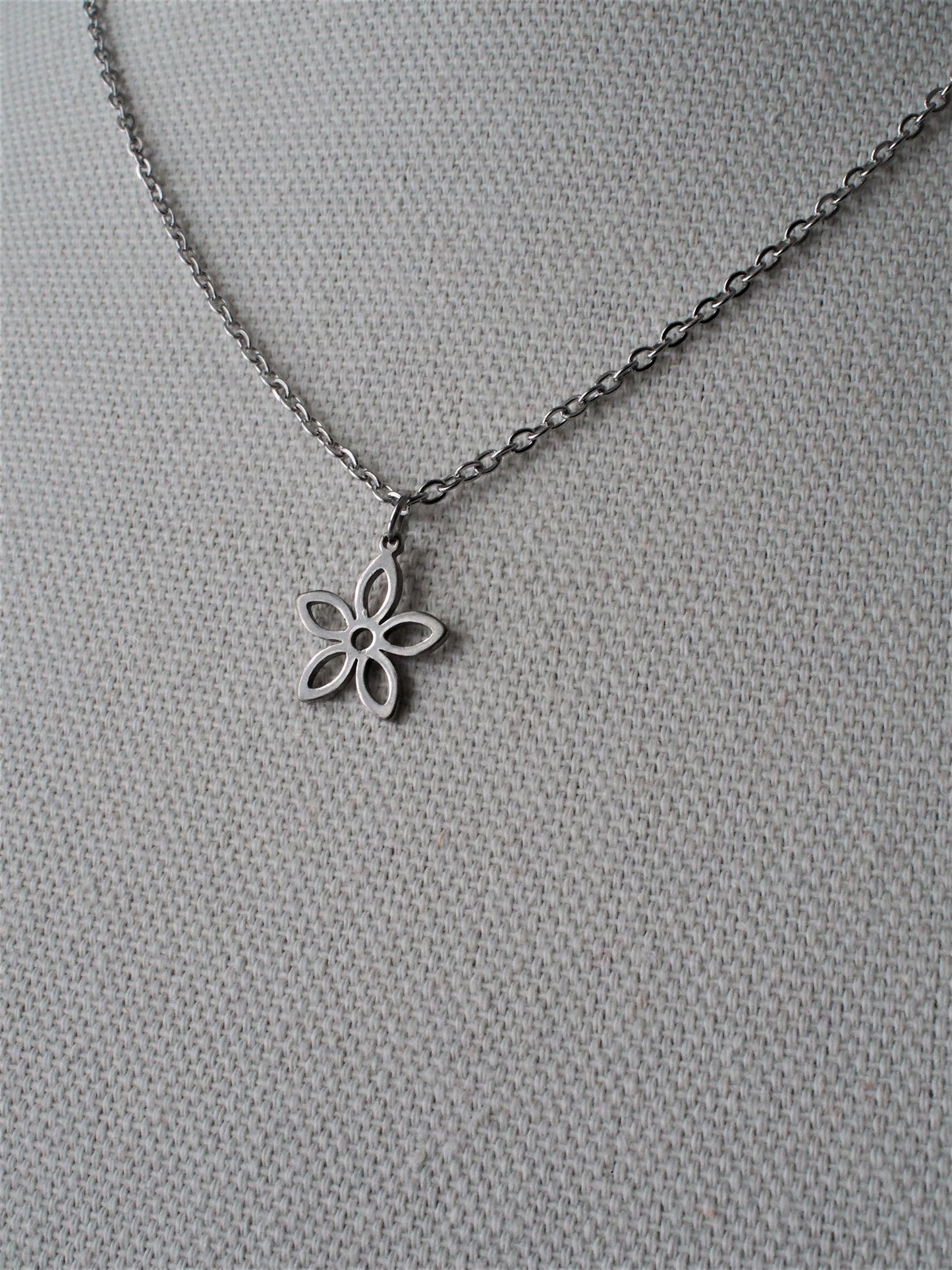 Fleur | Collier en acier inoxydable