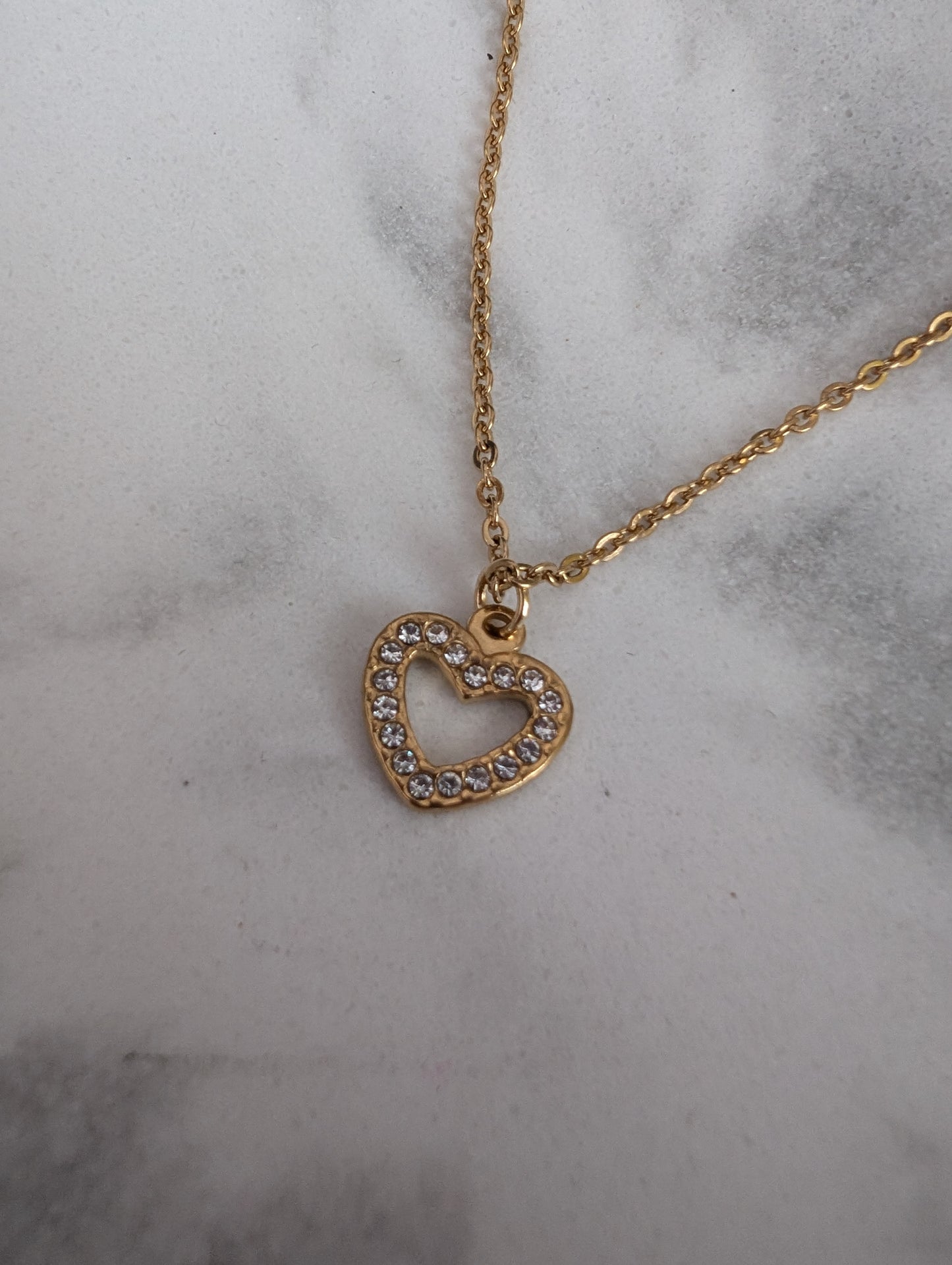 Collier coeur strass translucide